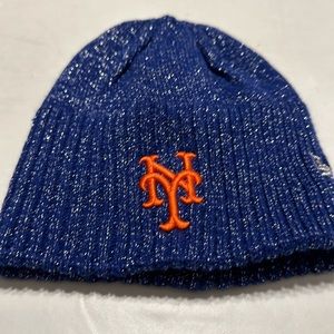 Mets warm hat. Women. Mint condition.